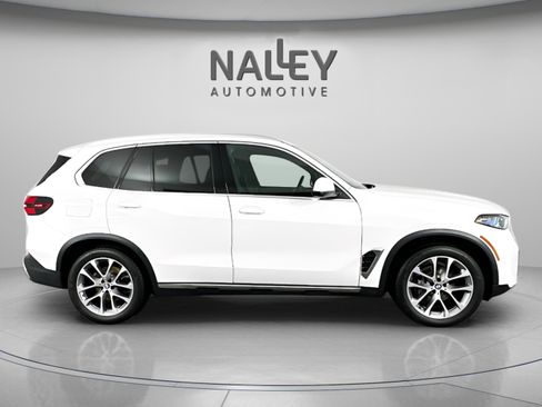 Used 2025 BMW X5 xDrive40i w/ Parking Assistance Package image 6