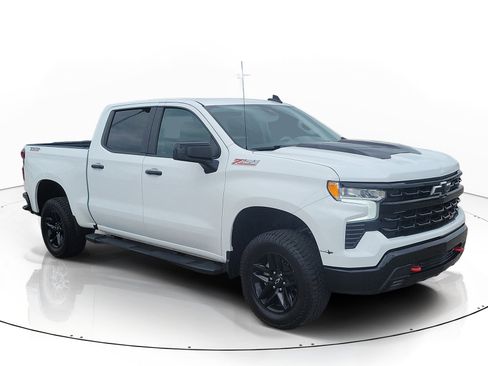 Used 2024 Chevrolet Silverado 1500 LT Trail Boss w/ Protection Package AWD/4WD image 2
