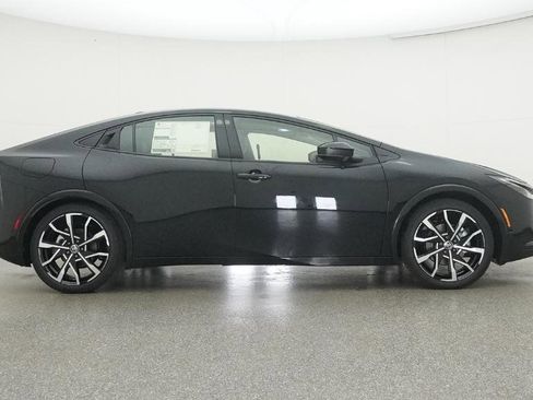 New 2026 Toyota Prius Plug-In Hybrid FWD image 30