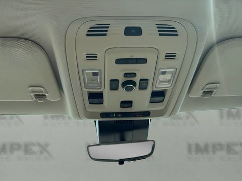 Used 2023 GMC Yukon XL Denali w/ Advanced Technology Package AWD/4WD image 29