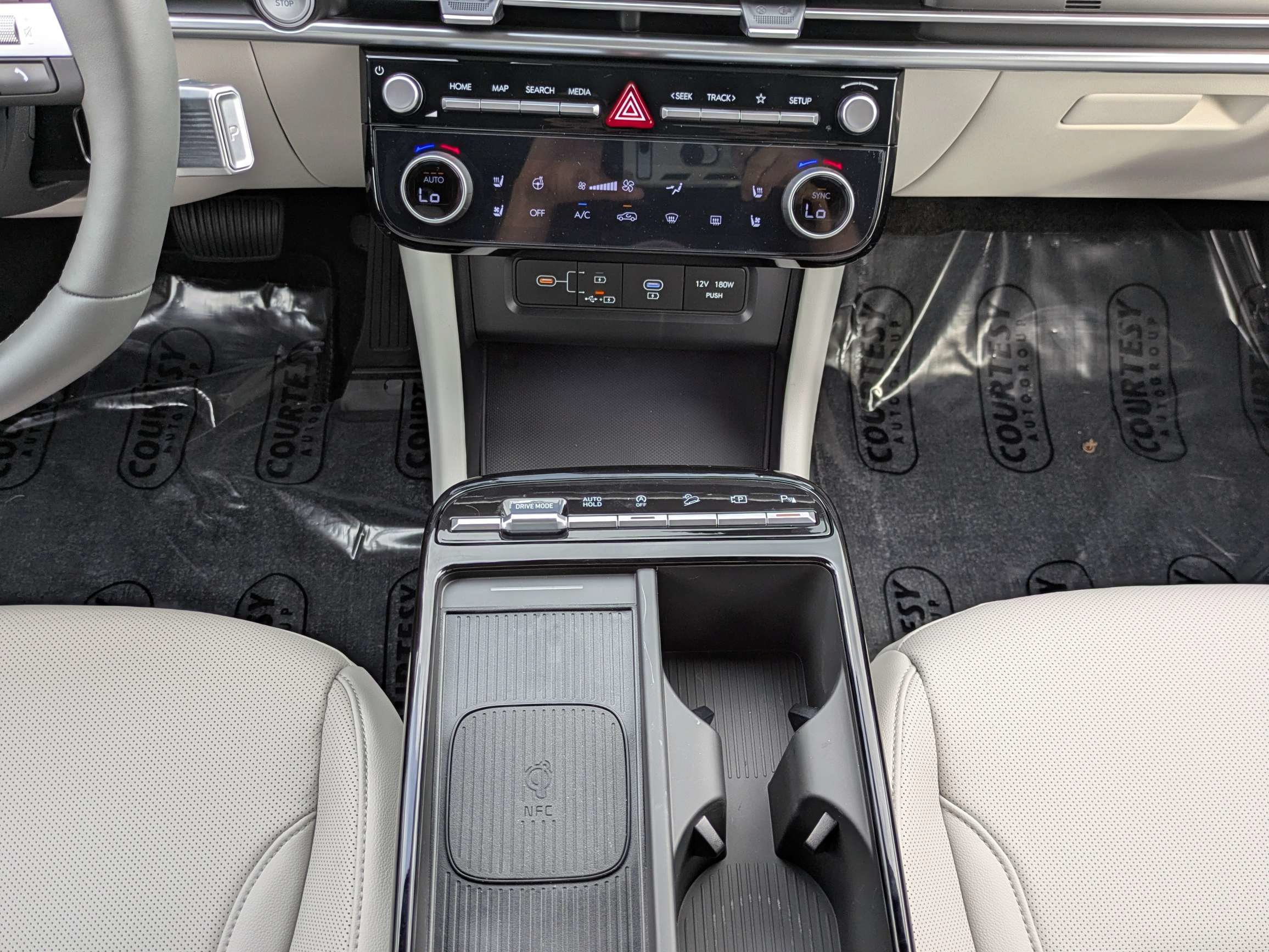 New 2026 Hyundai Tucson Limited w/ Tow & Go Package FWD image 18