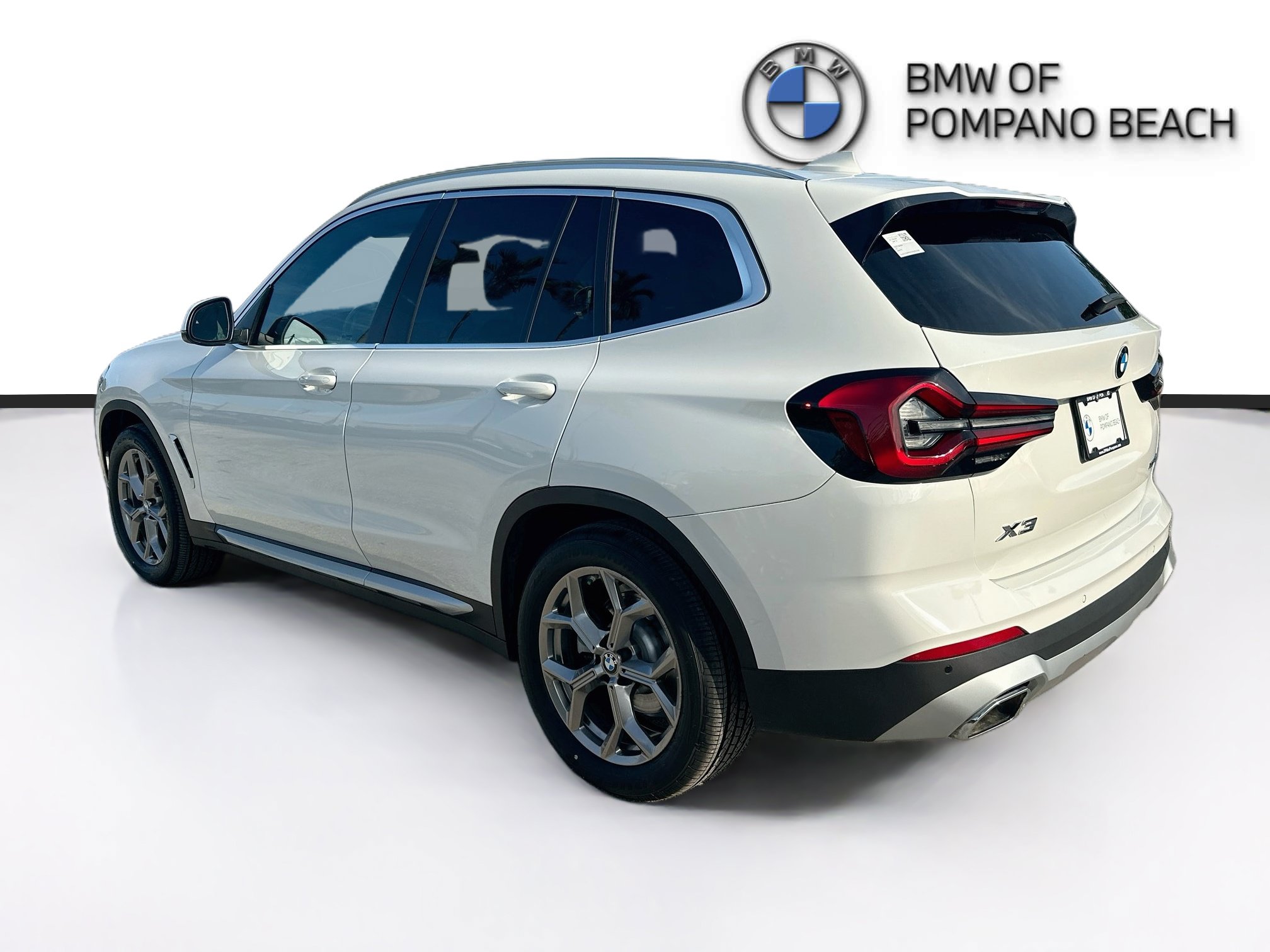 Used 2022 BMW X3 xDrive30i w/ Convenience Package AWD/4WD image 4
