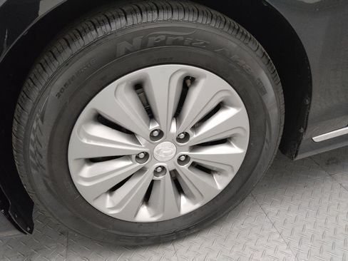 Used 2016 Hyundai Sonata SE FWD image 31