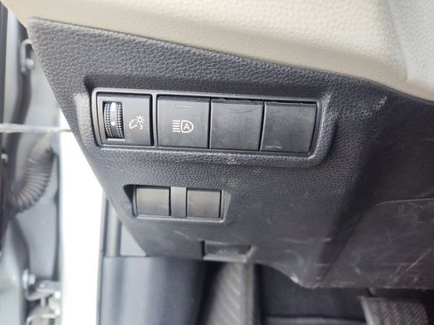 Used 2022 Toyota Corolla Cross L image 17