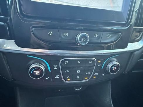 Used 2019 Chevrolet Traverse LT image 18