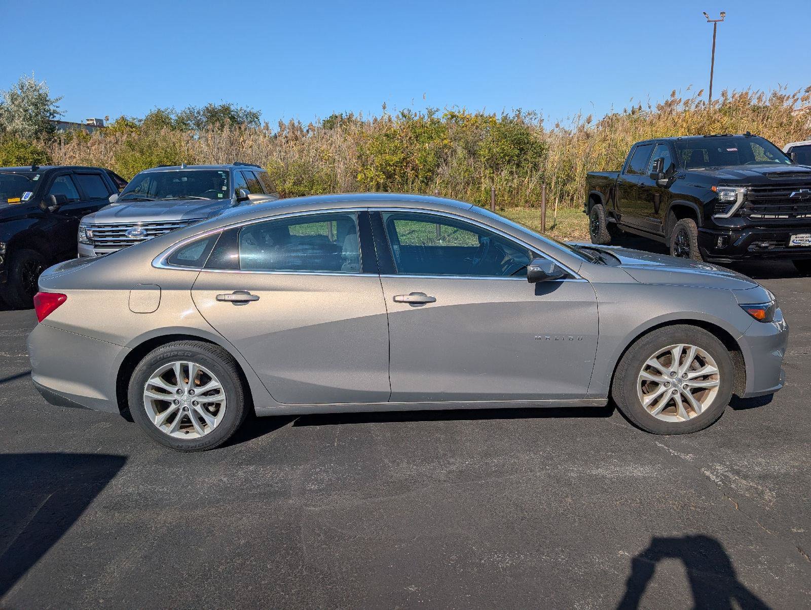 Used 2018 Chevrolet Malibu LT FWD image 8