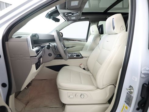 Used 2026 Cadillac Escalade Platinum Sport AWD/4WD image 19