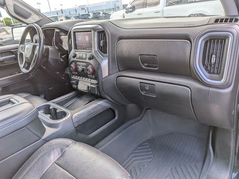 Used 2020 Chevrolet Silverado 1500 LTZ AWD/4WD image 36