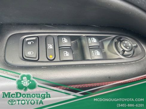 Used 2020 Jeep Compass Trailhawk w/ Cold Weather Group image 17