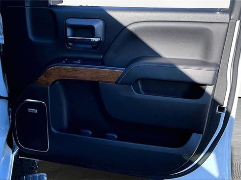 Used 2018 Chevrolet Silverado 1500 High Country image 25