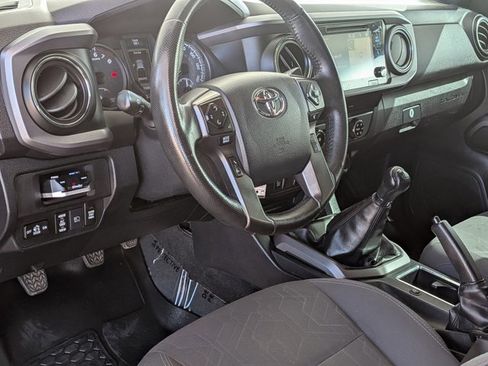 Used 2019 Toyota Tacoma TRD Off-Road w/ Technology Package image 9