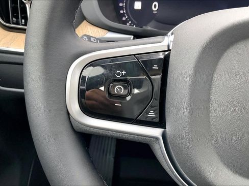 New 2026 Volvo XC60 B5 Ultra w/ Climate Package image 17