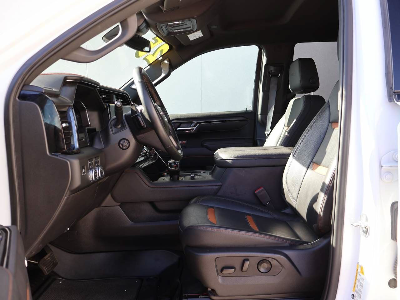 Used 2025 GMC Sierra 1500 AT4 AWD/4WD image 8