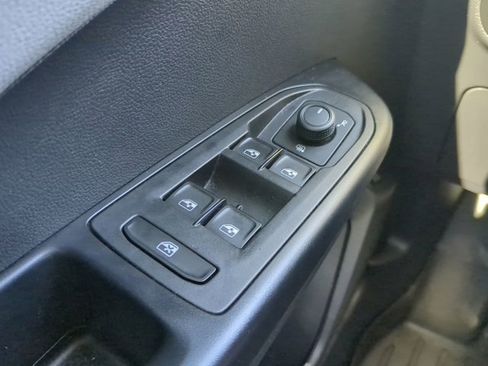 Used 2022 Volkswagen Taos SE image 20