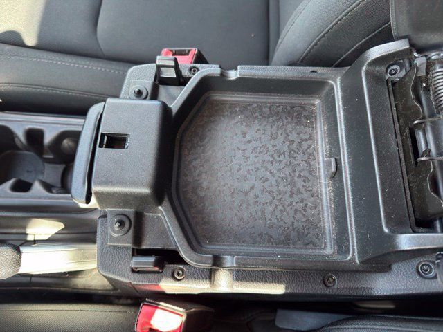 Used 2018 Jeep Wrangler Unlimited Sahara w/ Cold Weather Group AWD/4WD image 24