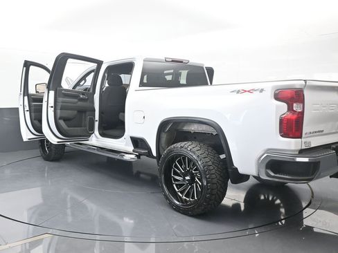Used 2024 Chevrolet Silverado 2500 LT image 79