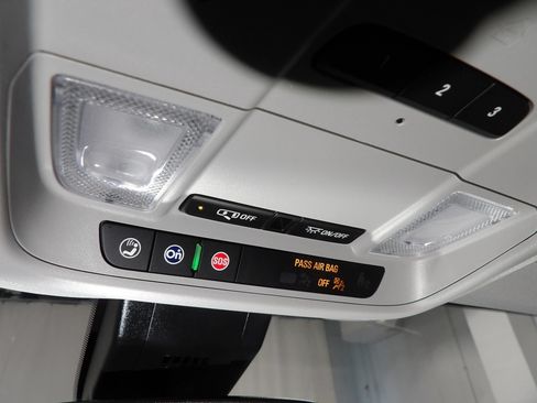 Used 2021 Chevrolet Equinox LT FWD image 20