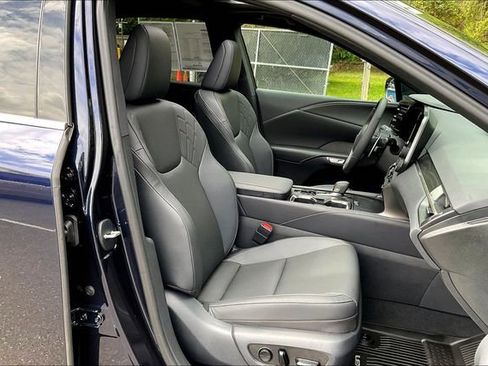 Used 2025 Lexus RX 350 Premium w/ Accessory Package AWD/4WD image 29