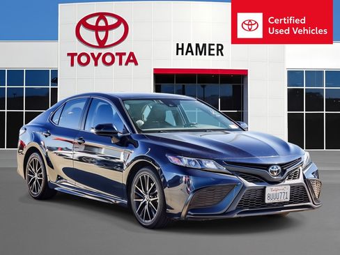 Used 2021 Toyota Camry SE w/ Carpet Mat Package (TMS) FWD image 1
