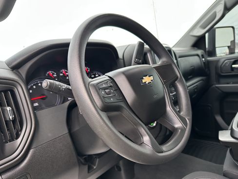 Used 2024 Chevrolet Silverado 2500 Custom w/ Custom Convenience Package image 17