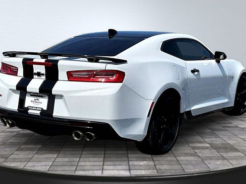 Used 2018 Chevrolet Camaro SS RWD image 2
