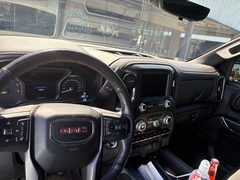 Used 2019 GMC Sierra 1500 AT4 w/ Off Road Performance Package AWD/4WD image 10