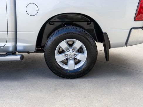Used 2017 RAM 1500 Classic SLT AWD/4WD image 28