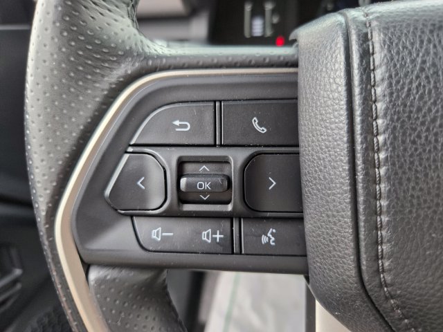 Used 2025 Toyota 4Runner SR5 AWD/4WD image 32