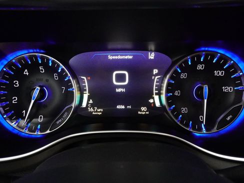 Used 2024 Chrysler Pacifica Pinnacle w/ Trailer Tow Group image 11