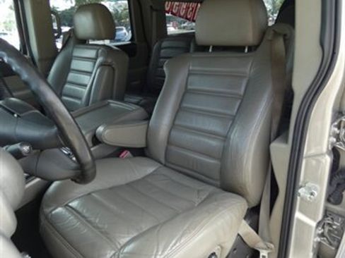 Used 2003 HUMMER H2 w/ Preferred Equipment Group image 39