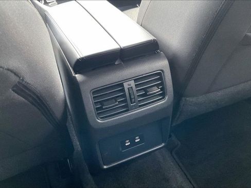 Used 2025 Nissan Rogue SV image 32