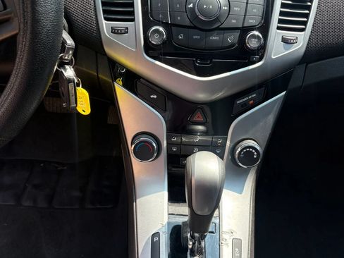 Used 2016 Chevrolet Cruze LT FWD image 28
