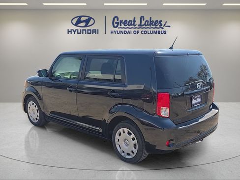 Used 2015 Scion xB FWD image 3