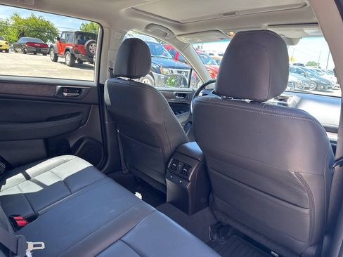 Used 2017 Subaru Outback 3.6R Limited AWD/4WD image 16