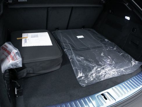 New 2026 Porsche Cayenne S image 32