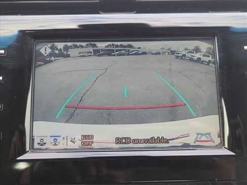 Used 2018 Toyota Camry XLE image 13