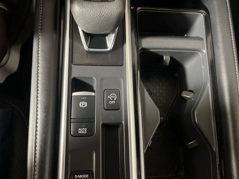 Used 2025 Nissan Pathfinder SV image 20