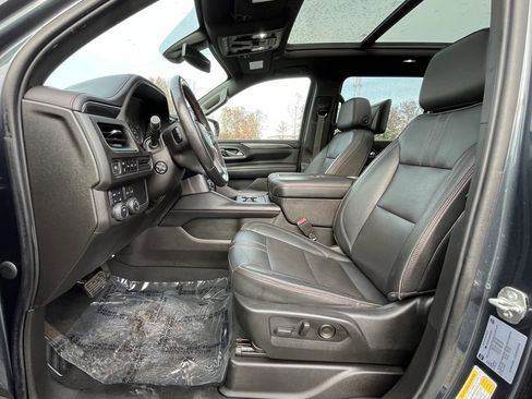 Used 2021 Chevrolet Suburban RST w/ Luxury Package image 10