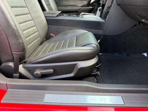 Used 2006 Ford Mustang GT RWD image 22