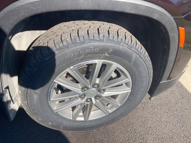 Used 2023 Chevrolet Traverse LT FWD image 3