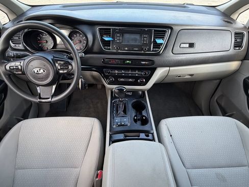 Used 2016 Kia Sedona LX w/ LX Convenience Package FWD image 12
