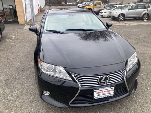 Used 2014 Lexus ES 350 Base 4dr Sedan w/ Luxury Package image 4