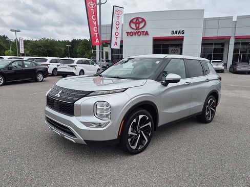 Used 2024 Mitsubishi Outlander SE FWD image 7