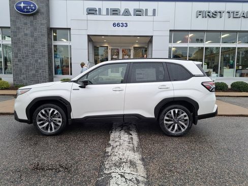 New 2025 Subaru Forester Touring image 3