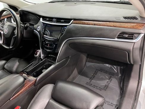 Used 2013 Cadillac XTS Premium image 23