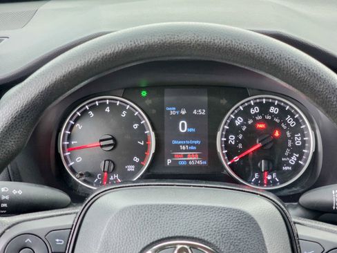 Used 2021 Toyota RAV4 LE image 37