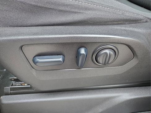 Used 2022 Chevrolet Silverado 1500 Custom Trail Boss w/ LPO, Dark Essentials Package image 14