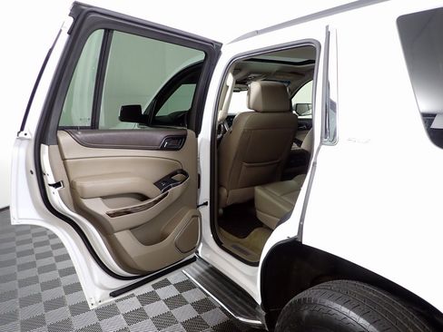 Used 2017 GMC Yukon SLT image 27