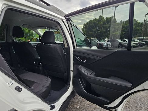 Used 2025 Subaru Outback Premium AWD/4WD image 12