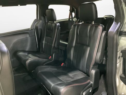 Used 2019 Dodge Grand Caravan GT image 13